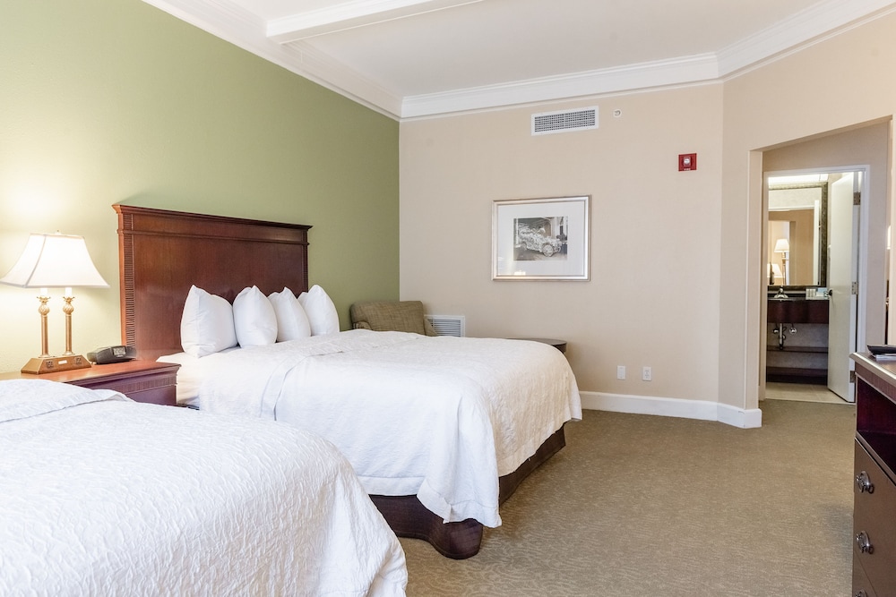 Hampton Inn & Suites Birmingham Downtown Tutwiler - photo 25