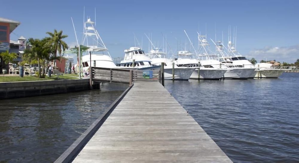 Pirate's Cove Resort & Marina - photo 32