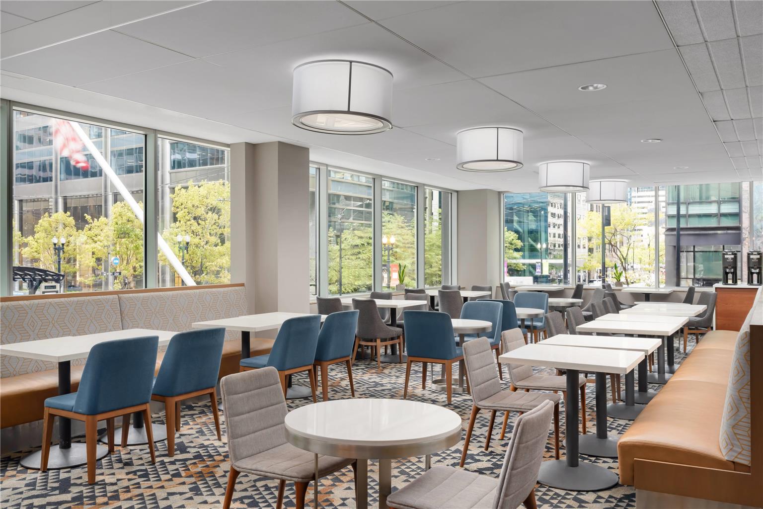 La Quinta Inn & Suites by Wyndham Chicago Downtown - photo 14