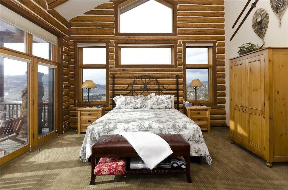 Ponderosa Lodge — 4-Star Luxury Hotel in Steamboat Springs, United States