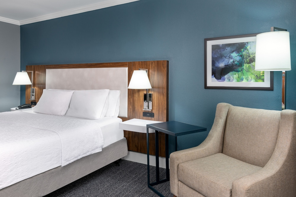 Hampton Inn Savannah Historic District - photo 12