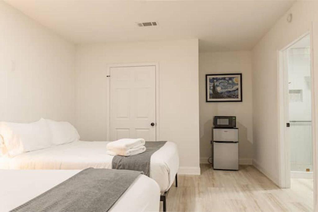 Roomy Home 5 mins from attractions — 4-Star Luxury Hotel in Galveston, United States