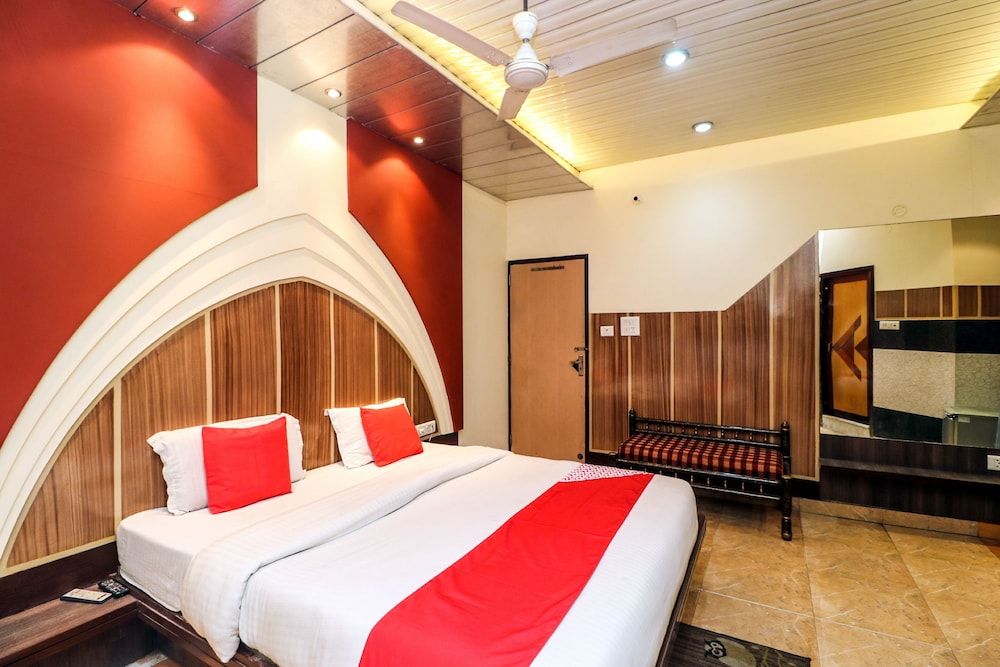 OYO 18474 Hotel Sukh Sagar