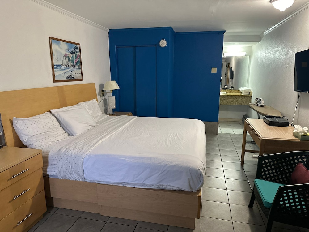 Tides Motor Inn at Stehli Beach - photo 11