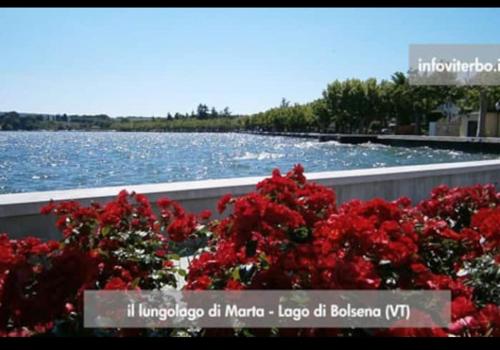 Civico 10 Appartamento sul Lago — 4-Star Luxury Hotel in Marta, Italy