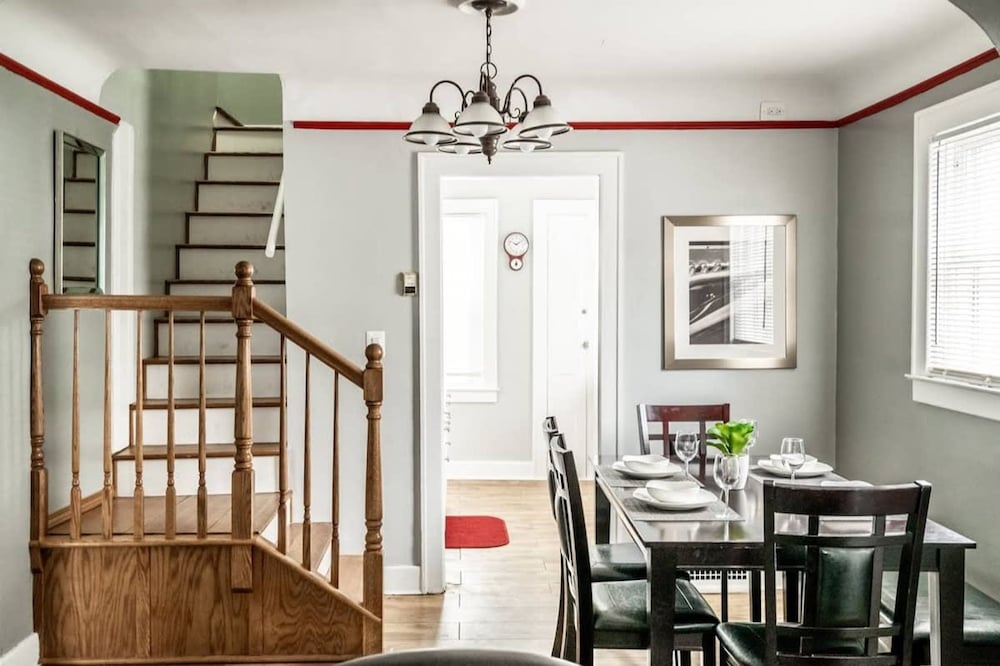 Automaniac Spot in the Heart of Pontiac 3 Beds 2 Baths - photo 10