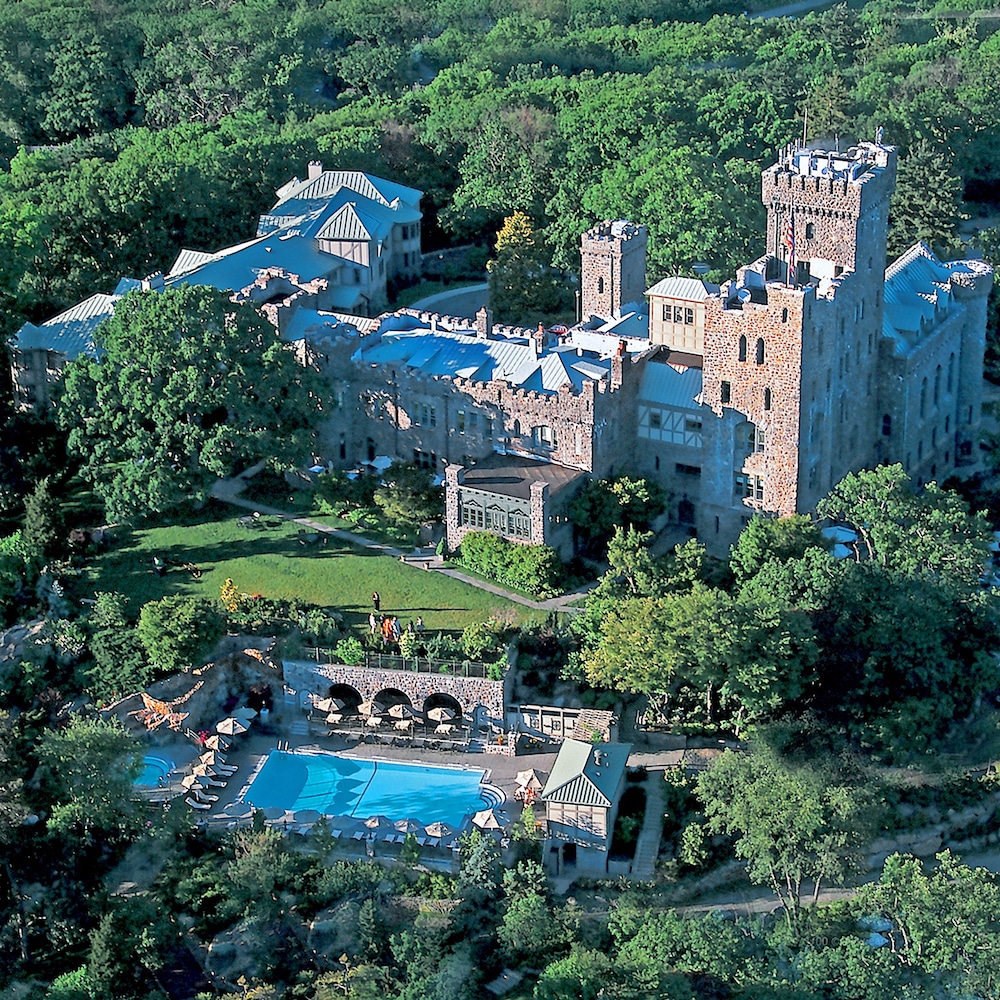Castle Hotel & Spa — hotel in Tarrytown