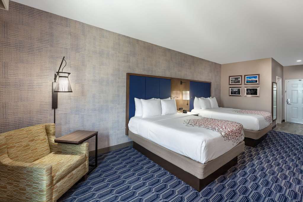 La Quinta Inn & Suites by Wyndham Houston Channelview - photo 20