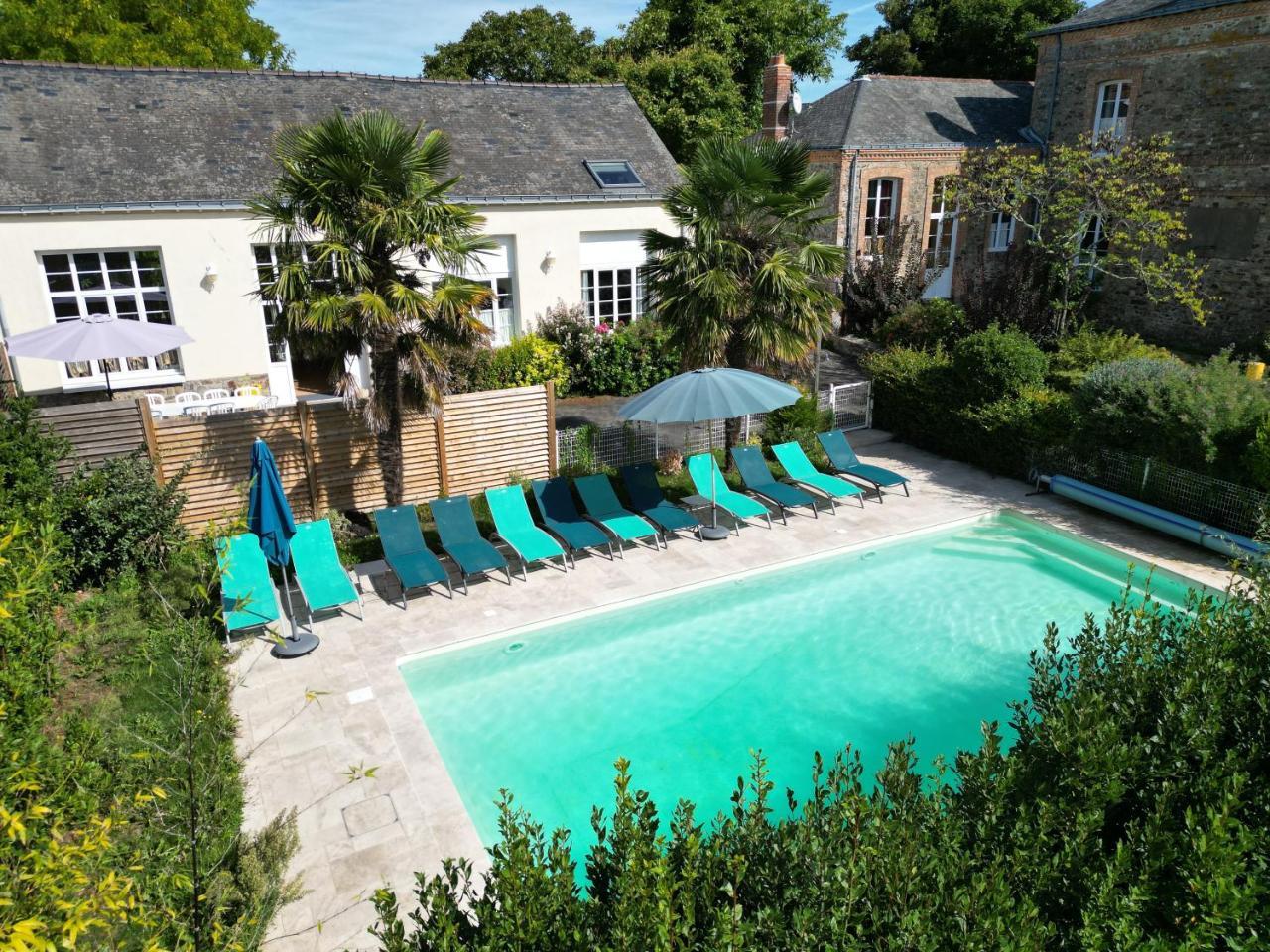 La Recreation _ Ancienne Ecole de 1850 Renovee En Maison D'hotes — 4-Star Luxury Hotel in Missillac, France