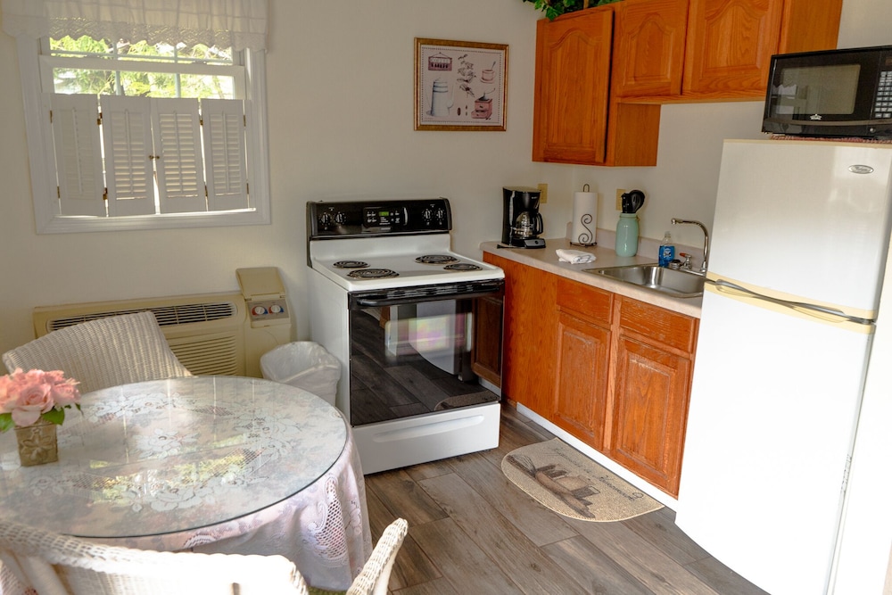 The Chimney Rock Inn & Cottages - photo 14