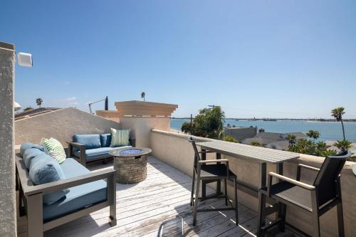 Pacific Beach Rooftop Views — 4-Star Luxury Hotel in San Diego, United States