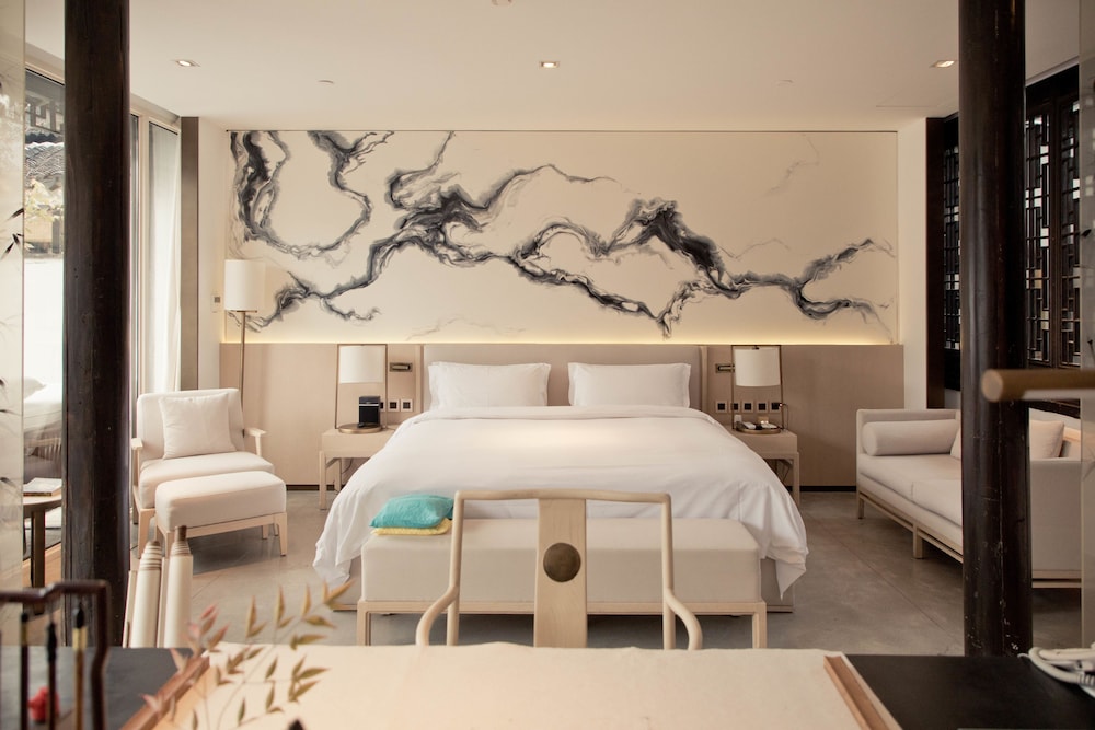 The Emperor Suzhou — 4-Star Luxury Hotel in Suzhou, People's Republic of China