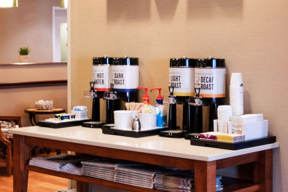 Hampton Inn Gloucester - photo 39