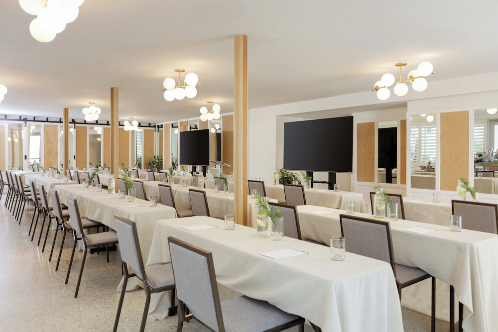Kimpton Surfcomber Hotel by IHG - photo 96