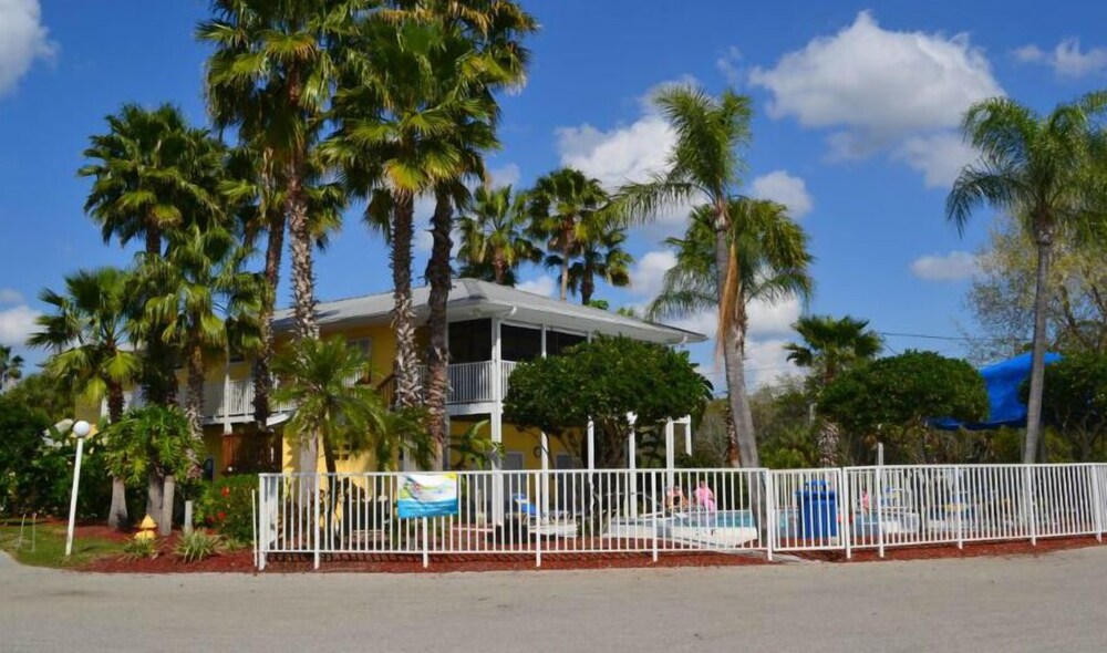 Winter Quarters Encore Manatee RV Resort - photo 27