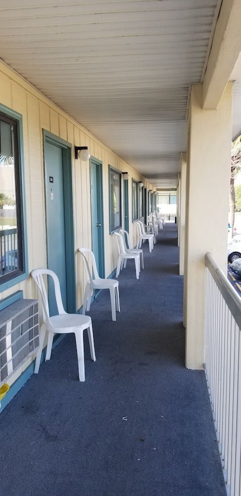 Calypso Motor Inn - photo 3