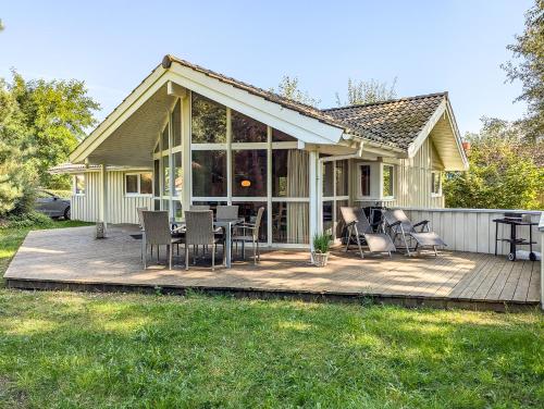 Strandblick Dorf 1 Ferienhaus 04 — Luebeck