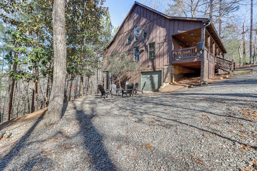 Peaceful Ellijay Cabin: Pool Access & Resort Perks - photo 14