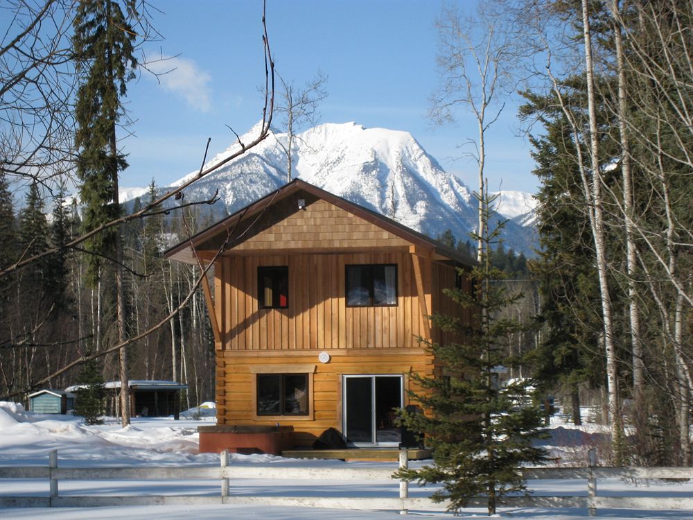 Kicking Horse Kabins in Golden, Canada