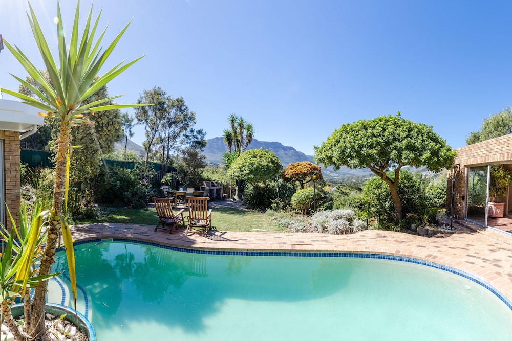 Hout Bay Hilltop In Cape Town