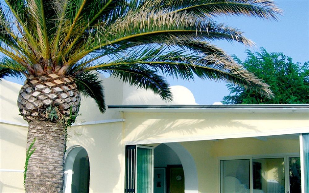 Hotel Il Fortino — 4-Star Luxury Hotel in Serrara Fontana, Italy