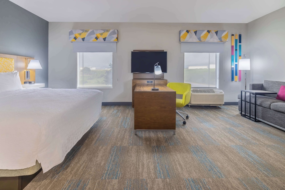 Hampton Inn & Suites Brenham - photo 18