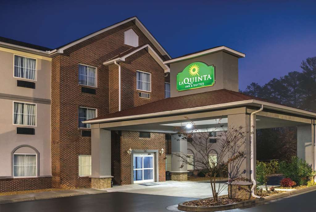 La Quinta Inn & Suites by Wyndham Rome - featured photo
