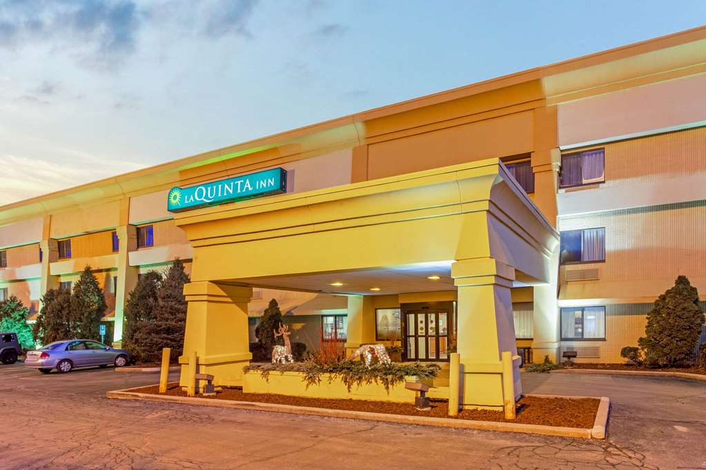 La Quinta Inn by Wyndham Milwaukee Airport Oak Creek - photo 6