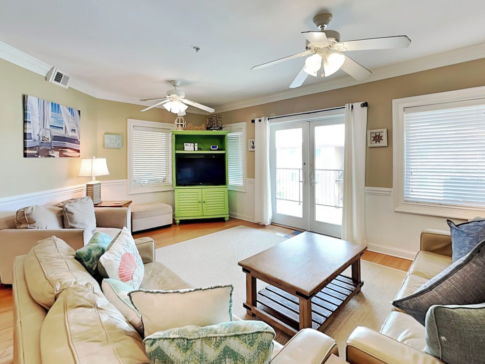 Brass Rail Villas by Tybee Vacation Rentals — 4-Star Luxury Hotel in Tybee Island, United States