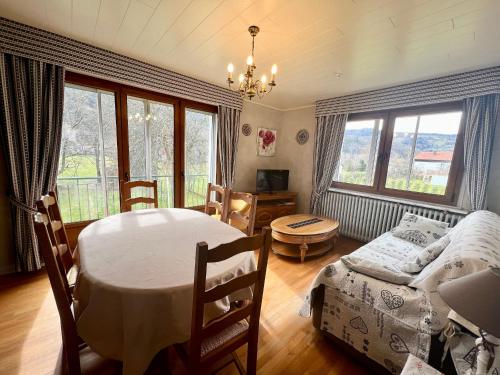 Gite 5 Piscine Interieure Sauna A 20 Mins Des Pistes De Ski A 300 M D Un Lac — Saulxures Sur Moselotte