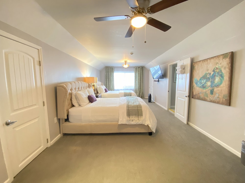 The Sky View Inn - photo 18