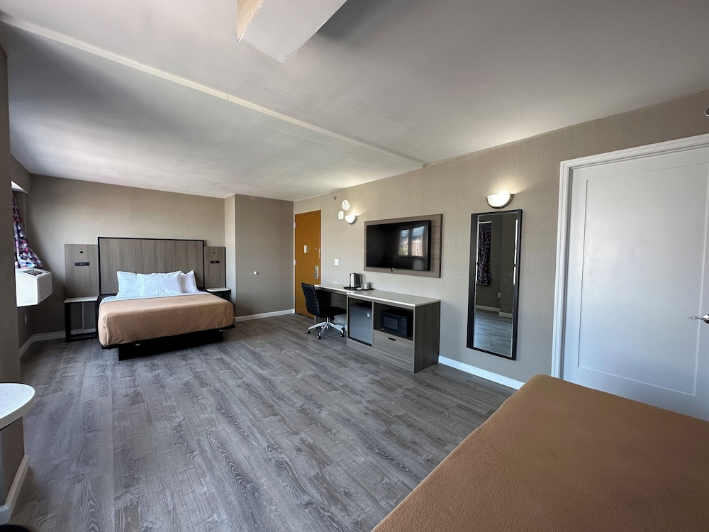 Regal Inn & Suites New York LaGuardia Hotel - photo 19