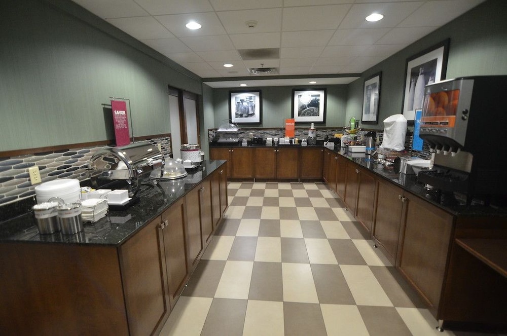 Hampton Inn Ft Payne - photo 17