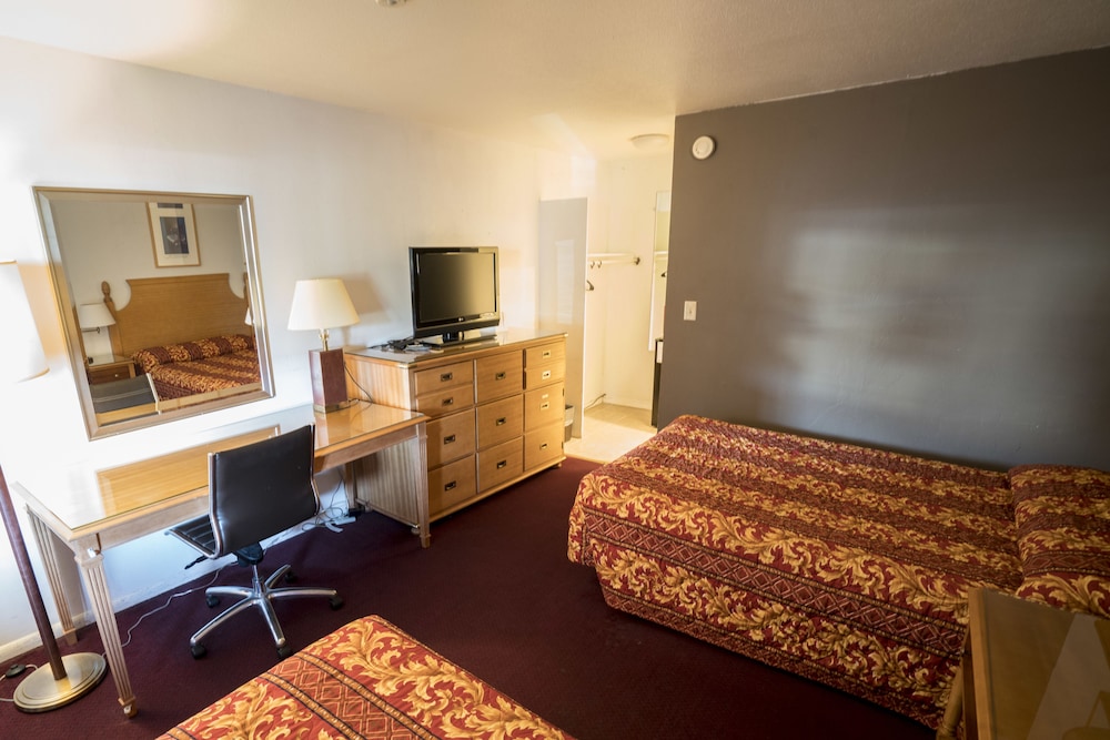 Seatac Inn - photo 8