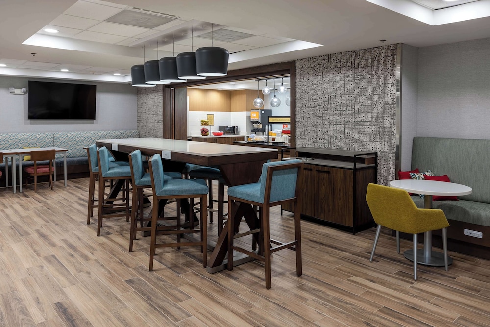 Hampton Inn & Suites Alpharetta Roswell - photo 55