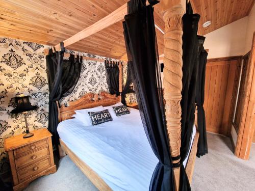 Lomond 2 with Private Hot Tub Fife Loch Leven Lomond Hills — hotel in Kelty