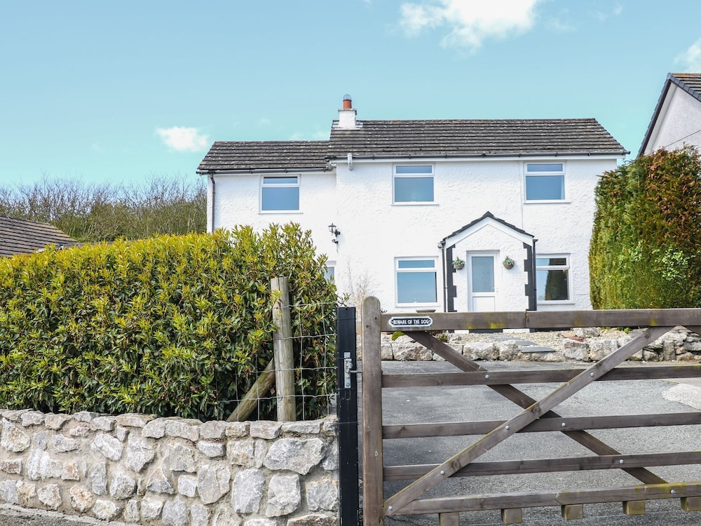 Bryn Uchaf — 4-Star Luxury Hotel in Benllech, United Kingdom