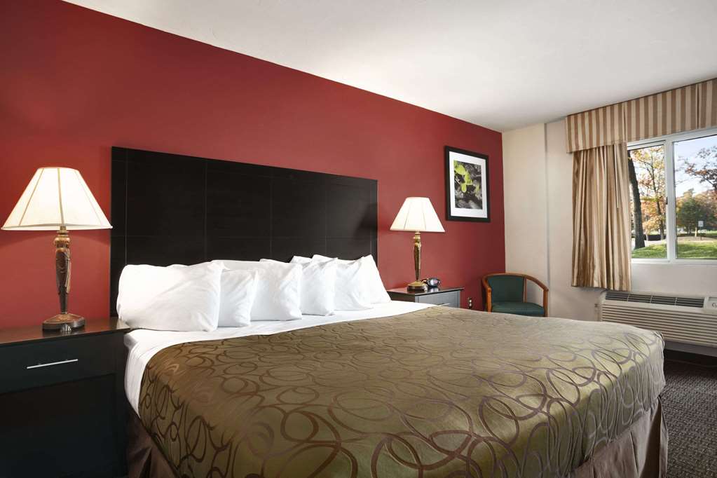 Travelodge by Wyndham Traverse City MI - photo 4