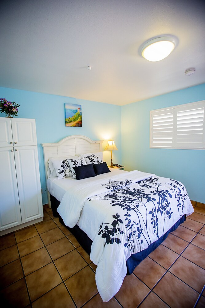 Leucadia Beach Inn - photo 23