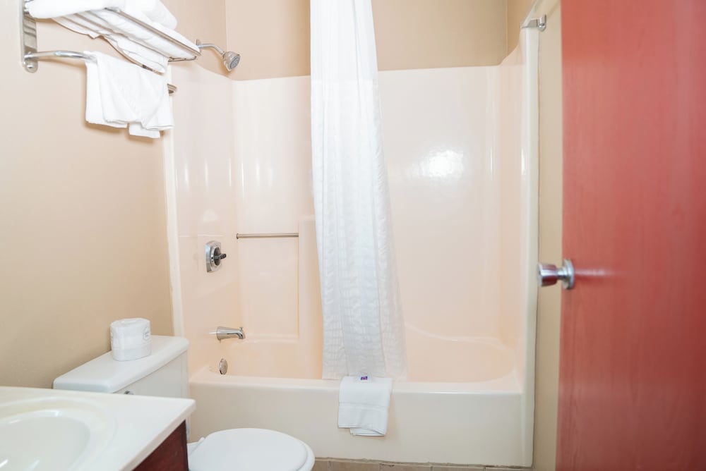Motel 6 Litchfield IL - photo 21