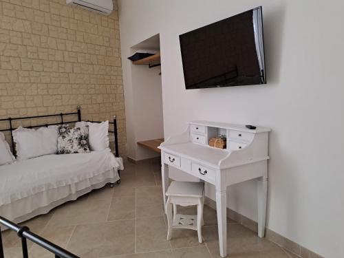 Dimora 52 — 4-Star Luxury Hotel in Naples, Italy
