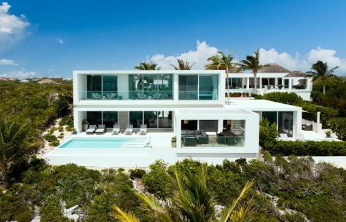 Ocean Dream 5 BR Villa Azur — 4-Star Luxury Hotel in Providenciales, Turks and Caicos Islands