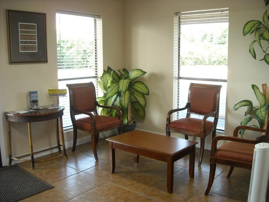 Bastrop Inn - photo 7