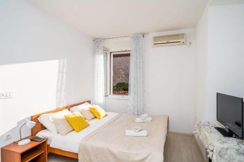 Deluxe Rooms with a terrace view at Old City Gate
