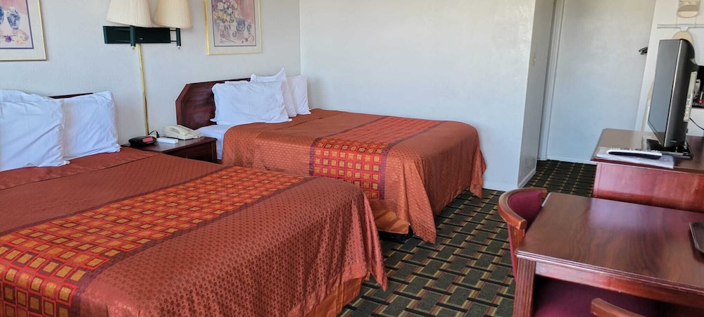 Stagecoach Motel - photo 4