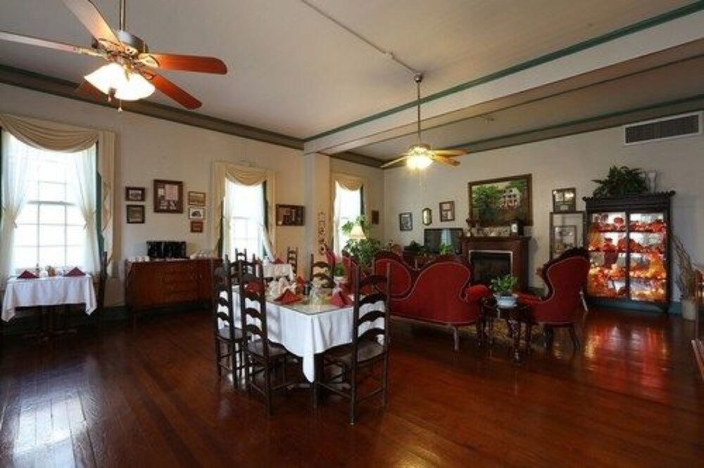 Old Castillo Bed and Breakfast - photo 11