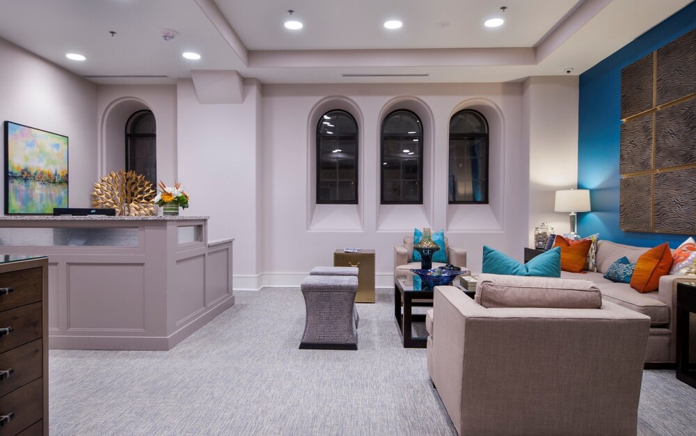 Global Luxury Suites At Light Street - photo 3