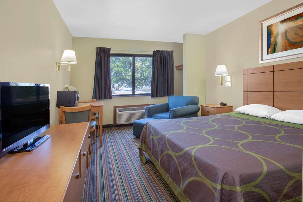 Super 8 by Wyndham Evansville East - photo 14