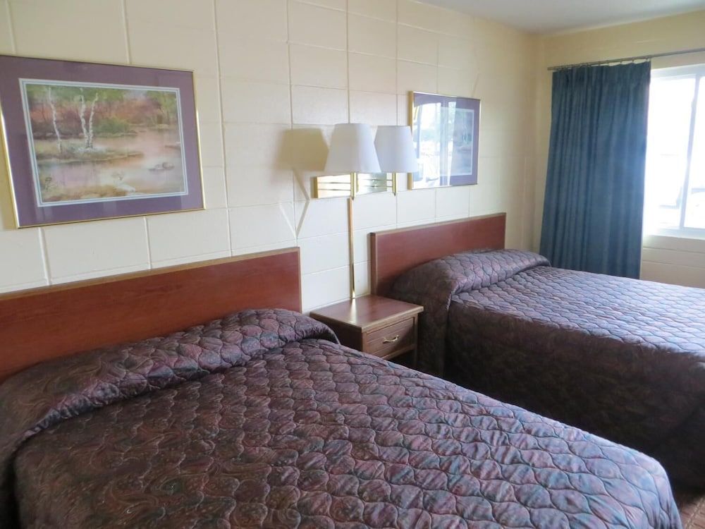 Deluxe Inn - photo 10