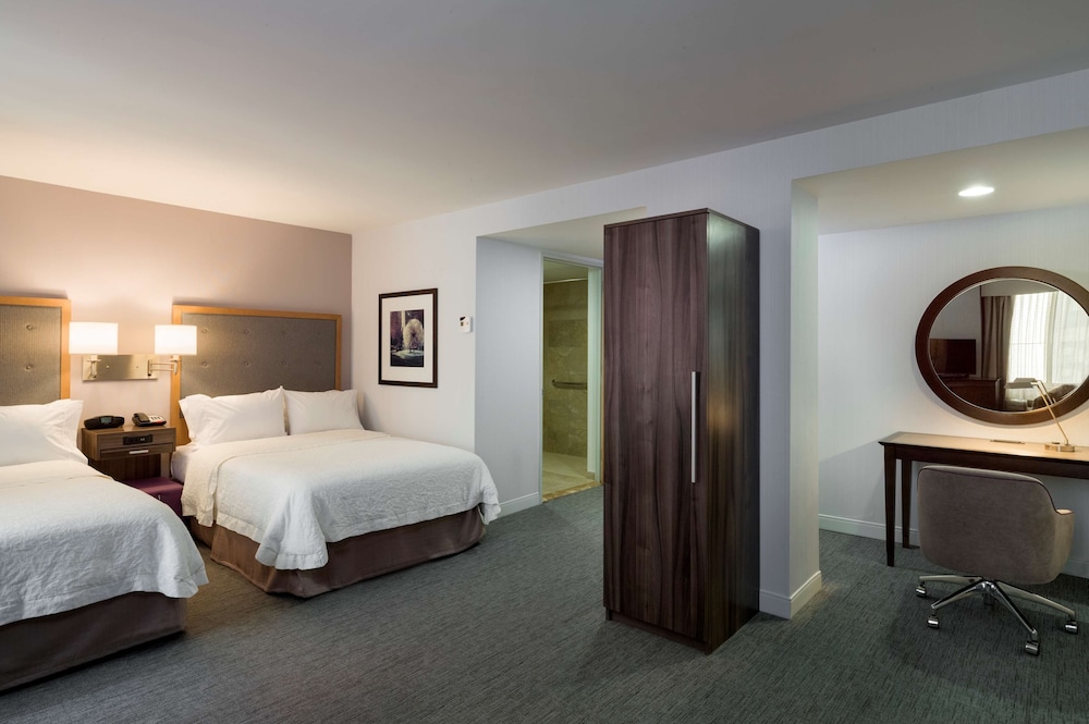 Hampton Inn Manhattan Times Square South - photo 10